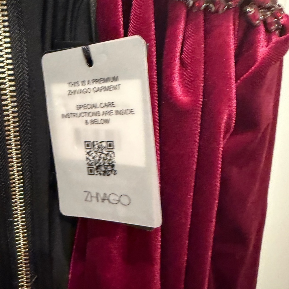 ZHIVAGO
Roxy Rumbles Velvet Mini Dress
$550 - Picture 7 of 10